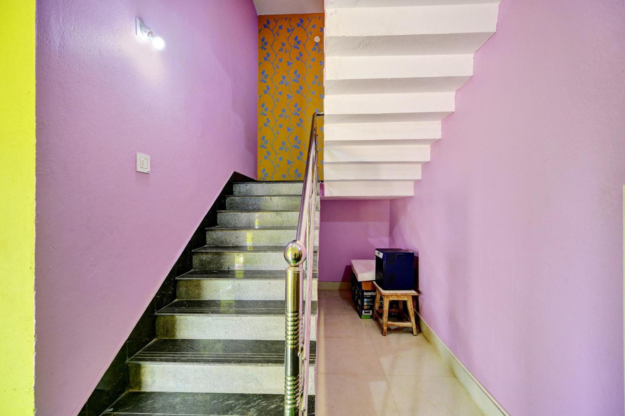 Oyo Flagship 81058 Royal Regalia Hotel Bhubaneswar Exterior photo