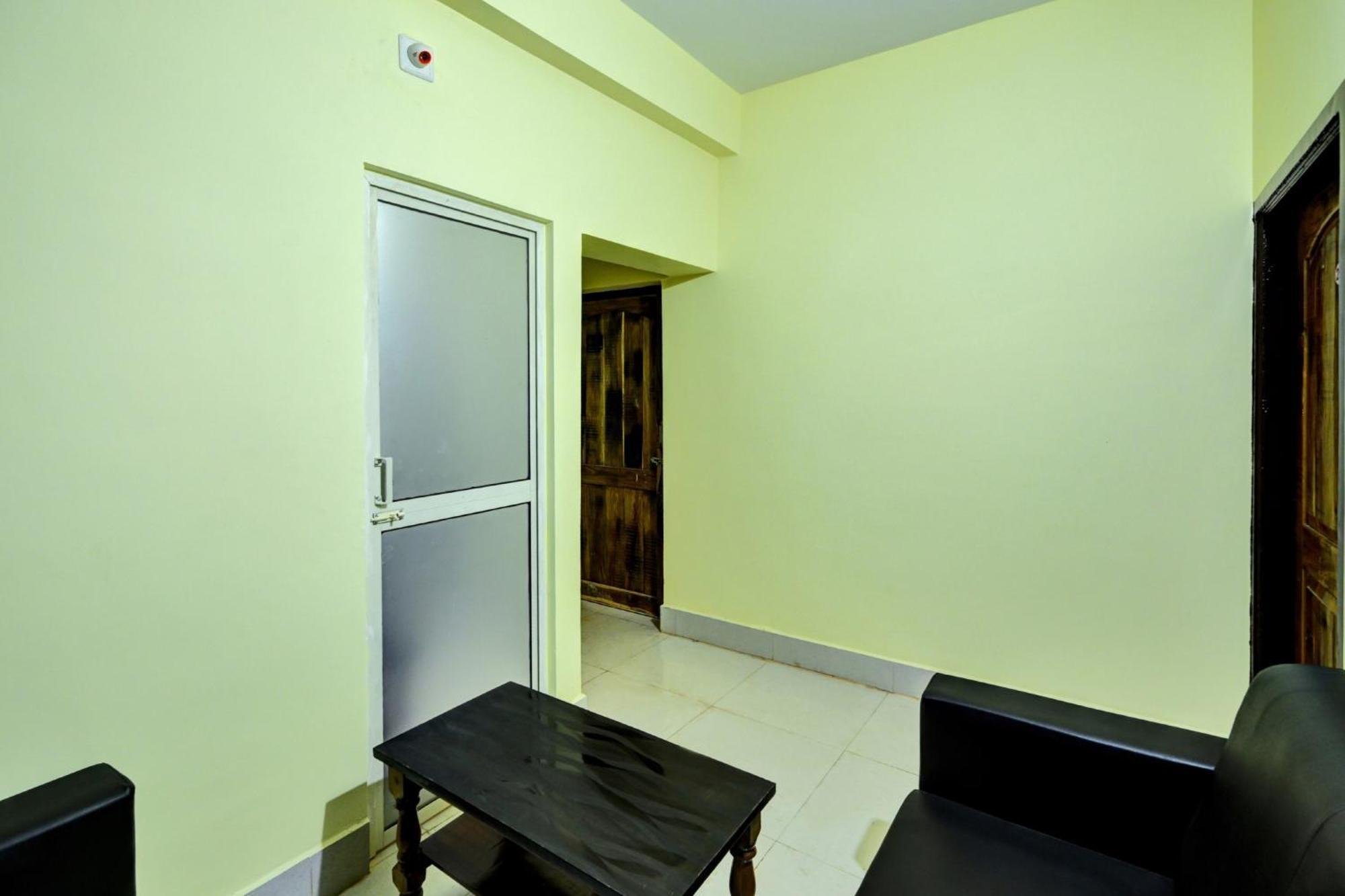 Oyo Flagship 81058 Royal Regalia Hotel Bhubaneswar Exterior photo