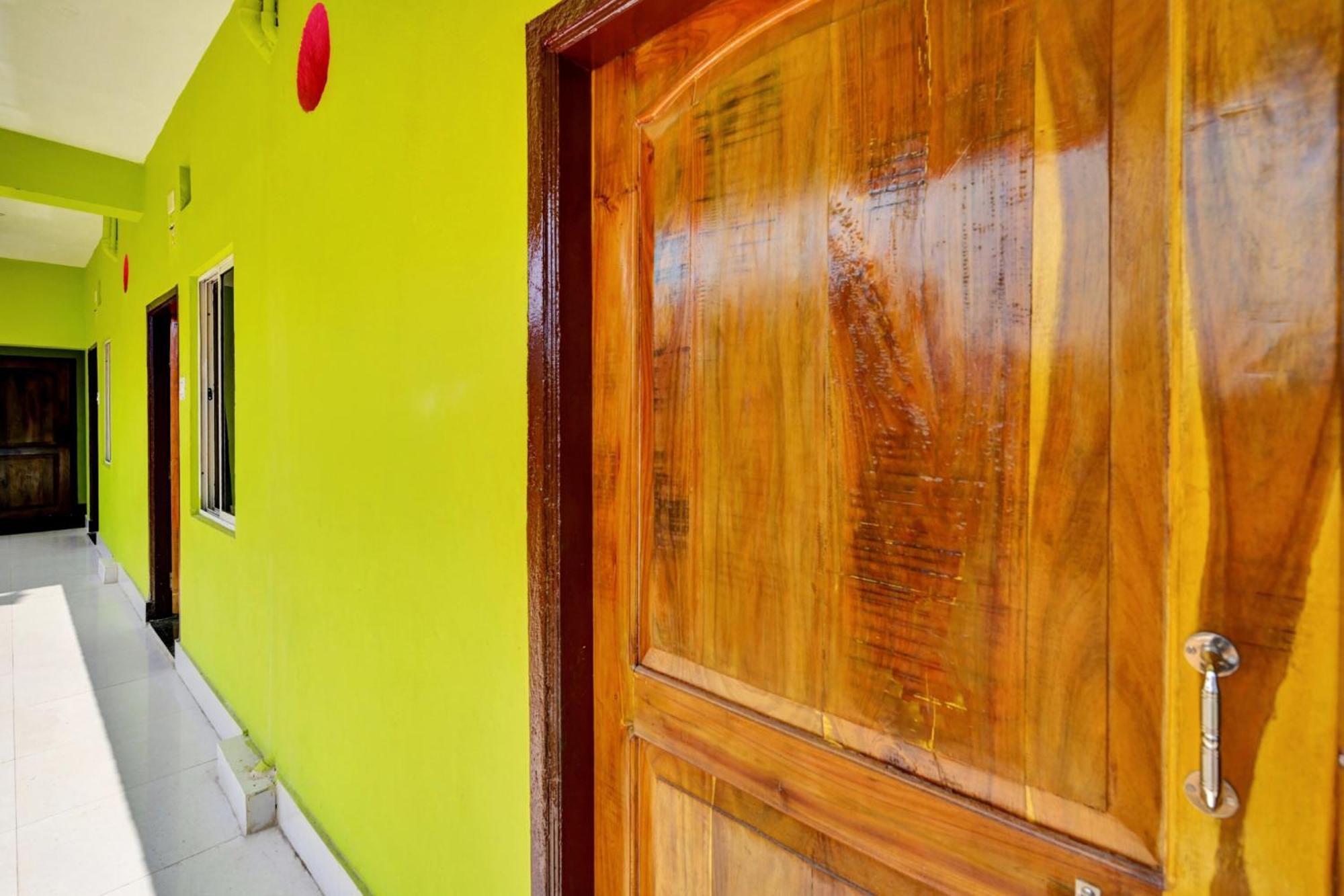 Oyo Flagship 81058 Royal Regalia Hotel Bhubaneswar Exterior photo
