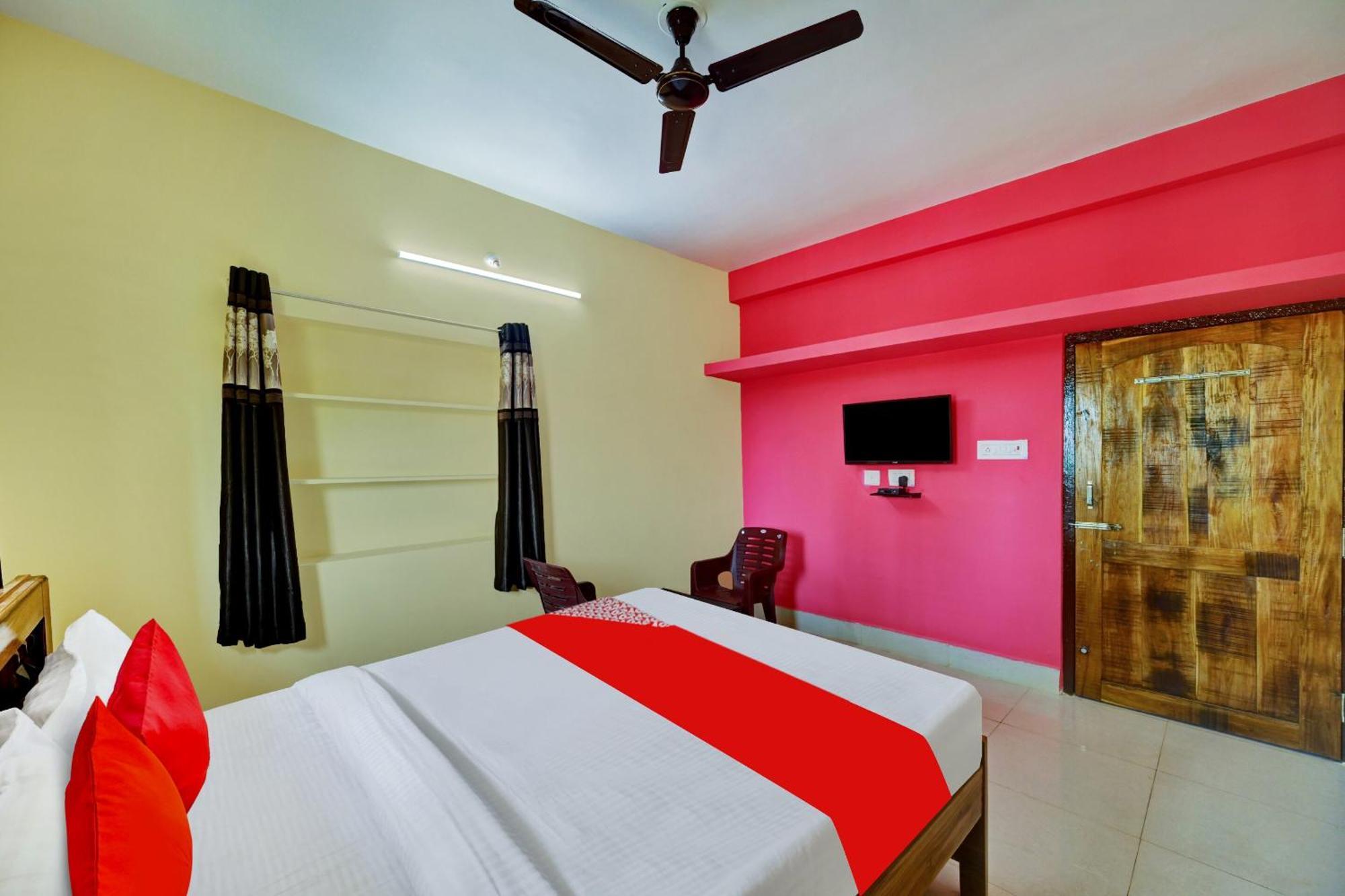 Oyo Flagship 81058 Royal Regalia Hotel Bhubaneswar Exterior photo